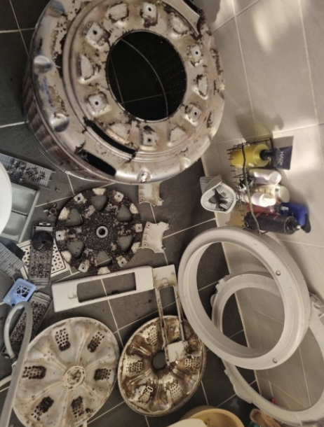 세탁기 분해 부품 전체 오염